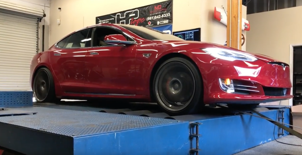 Nytt test: Så imponerande stark är Tesla Model S