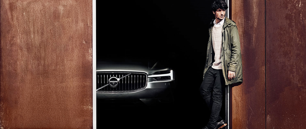 Första bilderna på Volvo XC60 – kommer som laddhybrid gånger två