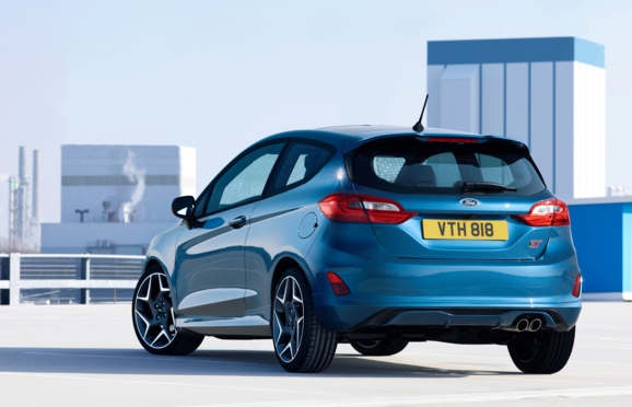 Ford Fiesta ST officiell: Trecylindrig med 200 hk