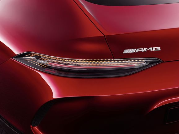 Fyrdörrars Mercedes-AMG GT utmanar Panamera