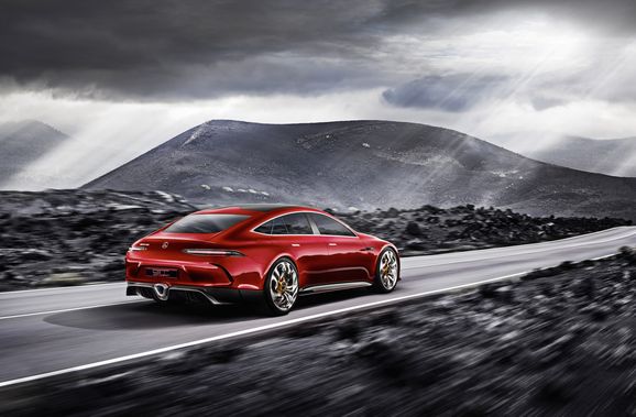 Fyrdörrars Mercedes-AMG GT utmanar Panamera