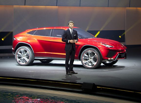 Vi kollar in nya supersuven: Ser ut som en jättestor Aventador