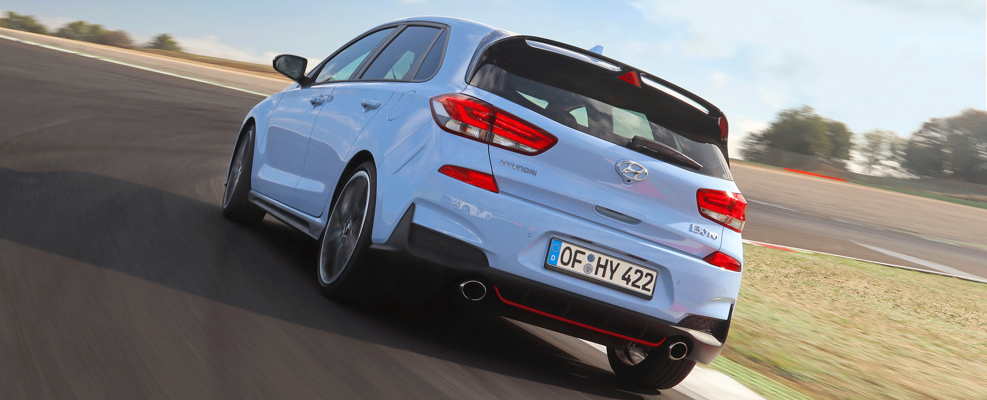 Trevligt att i30 N utrustats med dubbla avgasutblås. Performance-versionen har klaffstyrt avgassystem som knallar till vid växlingarna.