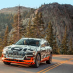 Vid ideala förutsättningar i brant nedförsbacke lyckas e-tron hämta in en kilometers räckvidd per körd kilometer!