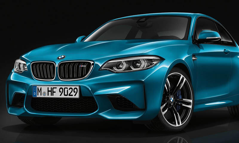 BMW M2 coupé i blå färg (AI text)