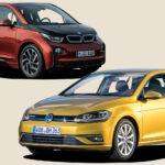 en grupp bilar i en parkeringsplats (AI text)