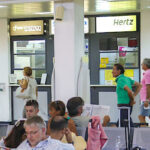 Undvik småskuttarna och hyr bil från någon av de etablerade hyrbilsföretagen. Foto: Getty Images.