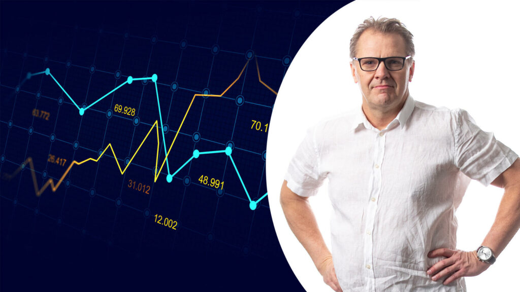 En man står framför en graf, med en man stående bredvid den. (AI text)