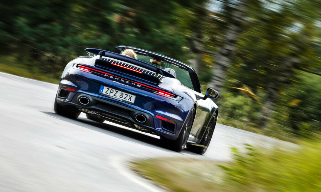 En cabriolet med 650 hästkrafter. Det gäller att njuta snabbt.