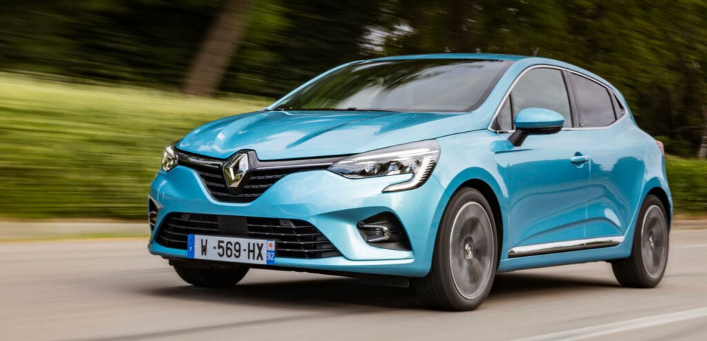 Renault Clio E-Tech Hybrid vinner i längden.