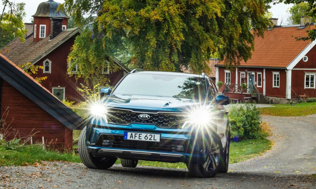Nya Kia Sorento har LED-strålkastare som standard.