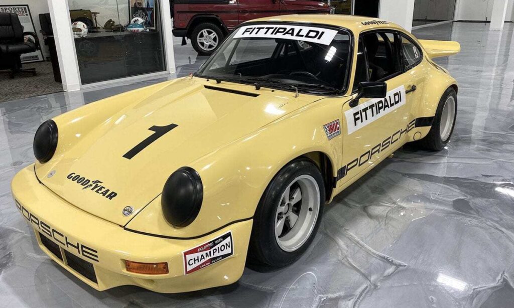 En Porsche 911 GTS RS (AI text)