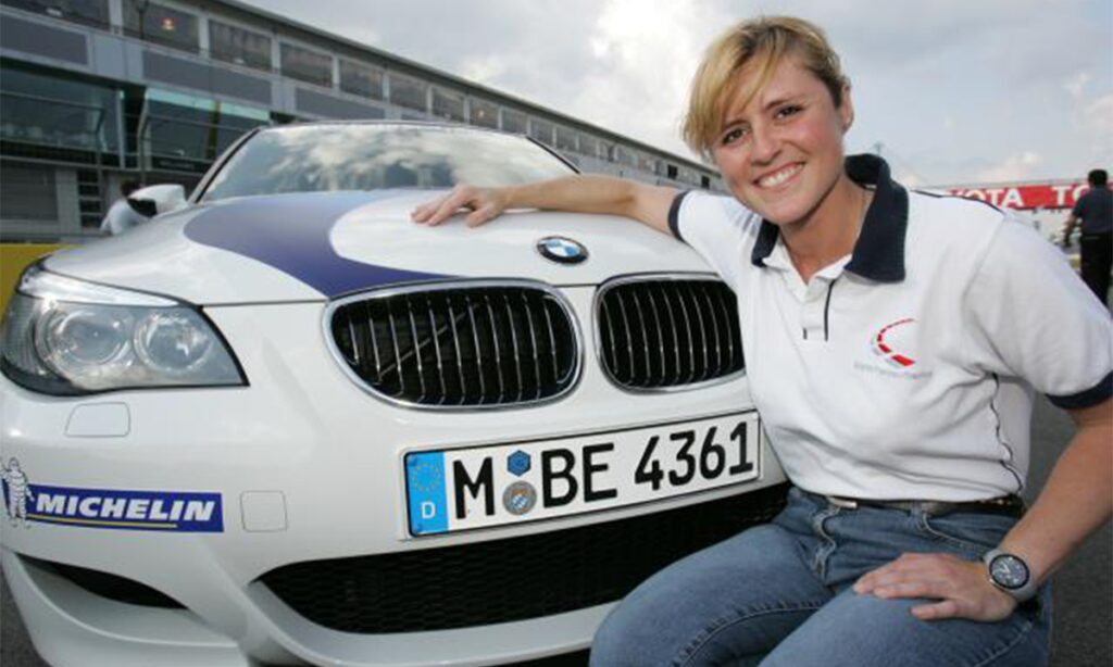 Sabine Schmitz med Ringen-Taxin 2007. Foto: Wikimedia Commons/Jospi76