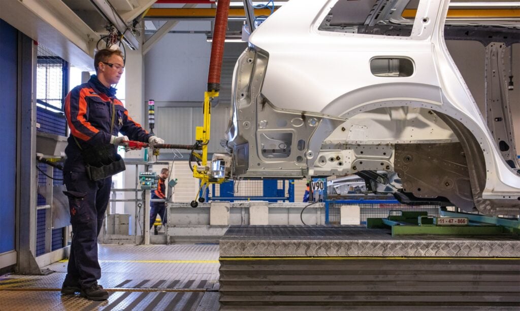 Arkivfoto: Produktionslinan för Volvo XC90 på Torslandafabriken.