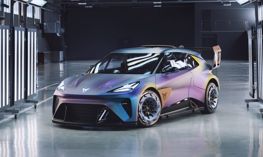 En tävlingsbil för stadsmiljö utan markfrigång för att ta sig över farthinder. Tja, varför inte?