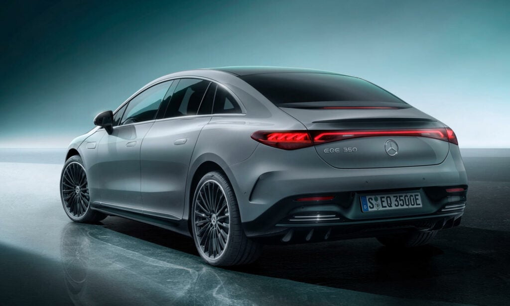 Mercedes CLA:s bakre del (AI text)