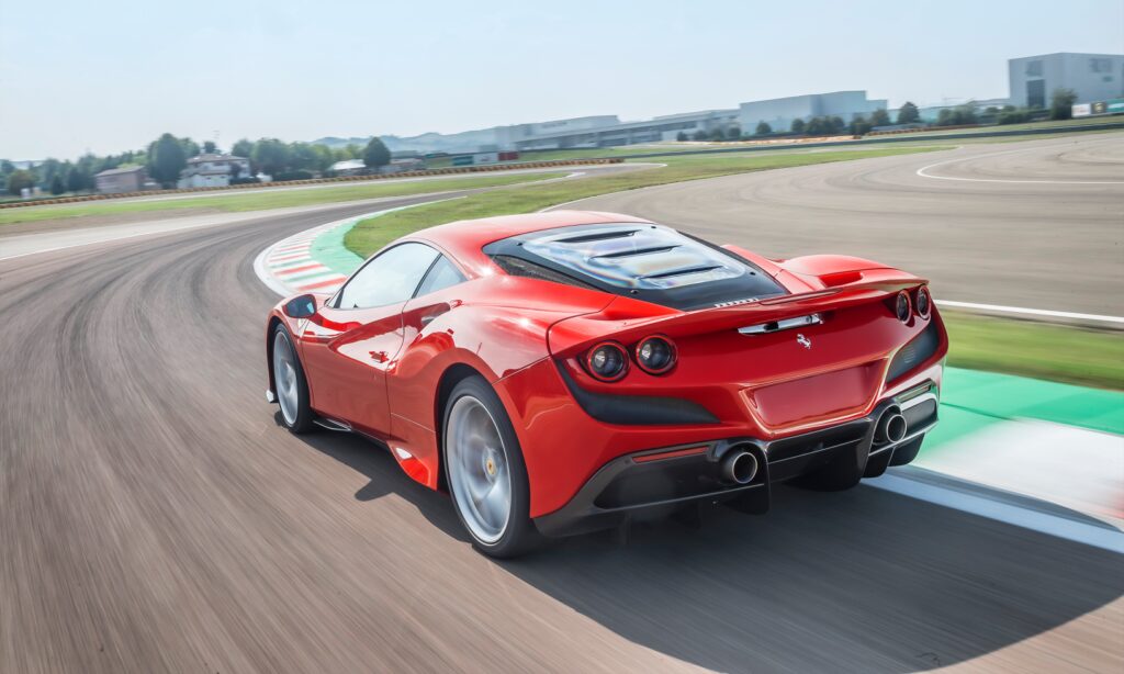 Ferrari F8 Tributo har hittills varit märkets svenska storsäljare i år. FOTO: Dino Eisele.