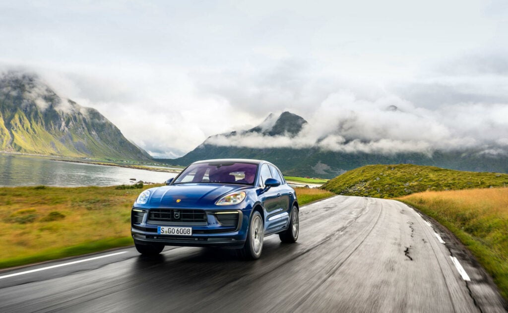 Macan passar bra på kurviga vägar tack vare ovanligt bra chassikontroll. /// FOTO: Porsche