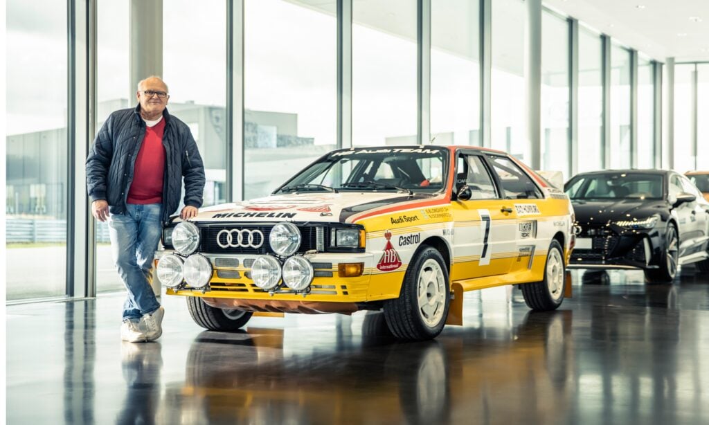 Audi RS3 mot Audi (AI text)