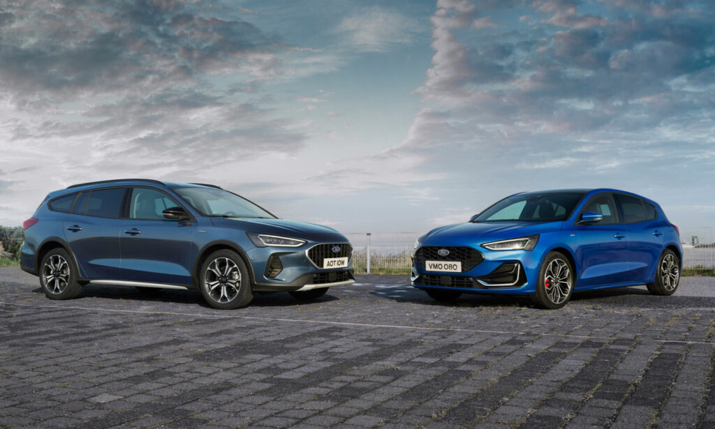 Ford Focus i utförandena Active X och ST-Line.