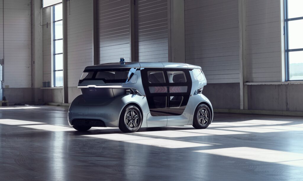 Nevs jobbar just nu på den helelektriska robottaxin Sango som först visades sommaren 2020. Den ska styras av ett eget digitalt ”mobilitets-ekosystem” kallat Pons.