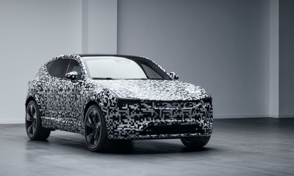 Den nya Volvo EV0 SUV visas i en rummet. (AI text)