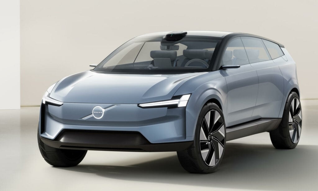 Volvo koncept-SUV i en rummiljö (AI text)