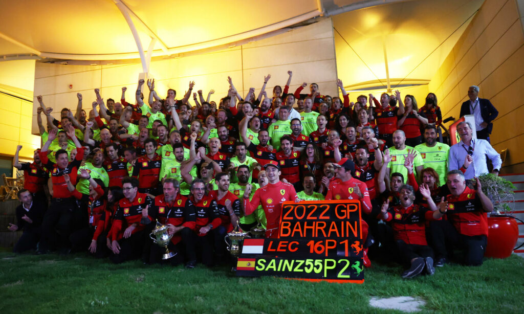 Ferrari-teamet firar sin dubbelseger.