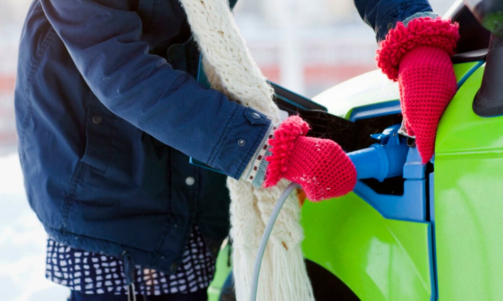 Elprischocken påverkar lusten att skaffa elbil. Foto: Ulf Huett / Getty Images
