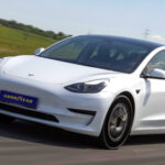 Goodyear har avverkat över 10.000 svenska testmil med sitt luftfria däck. En del av dessa mil monterade på en Tesla Model 3.