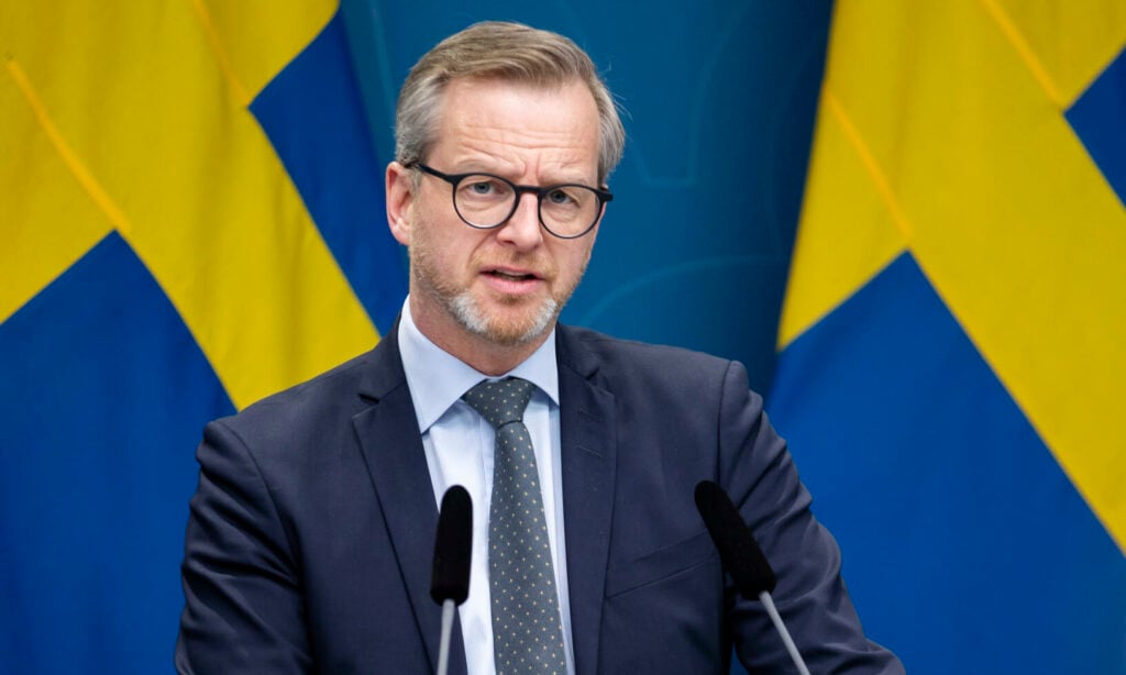Finansminister Mikael Damberg (S) öppnar för att stoppa skattehöjningen: ”Skulle ju elda på inflationen.”