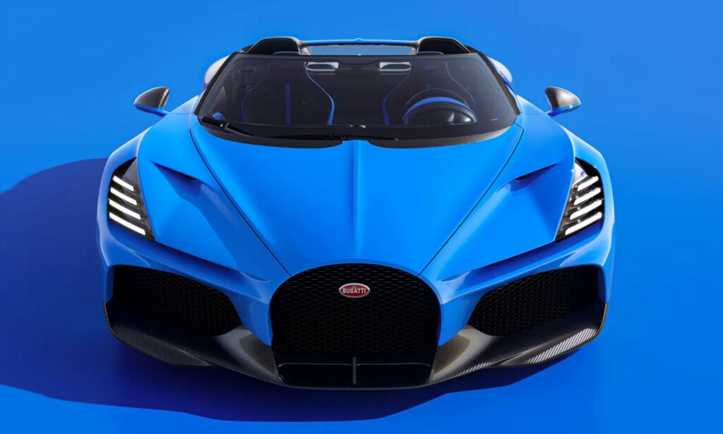 Bugatti Chiron är en supersportbil som är en hybrid. (AI text)