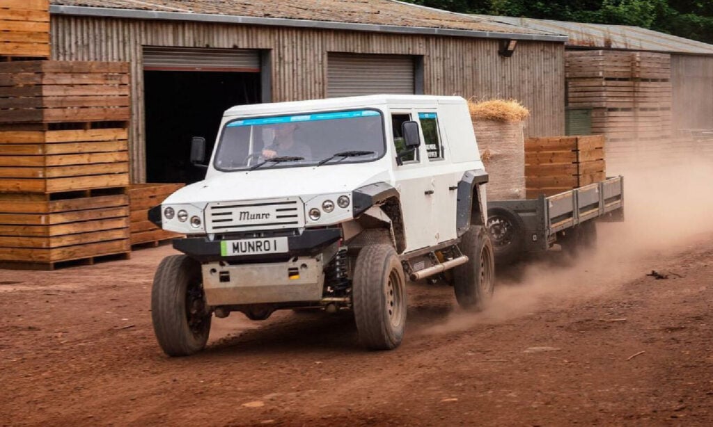 Skotska Munro Mark 1 är en elbil avsedd för lantbrukare och skogsägare. Att dra tunga släp ska inte vara någon match för den.