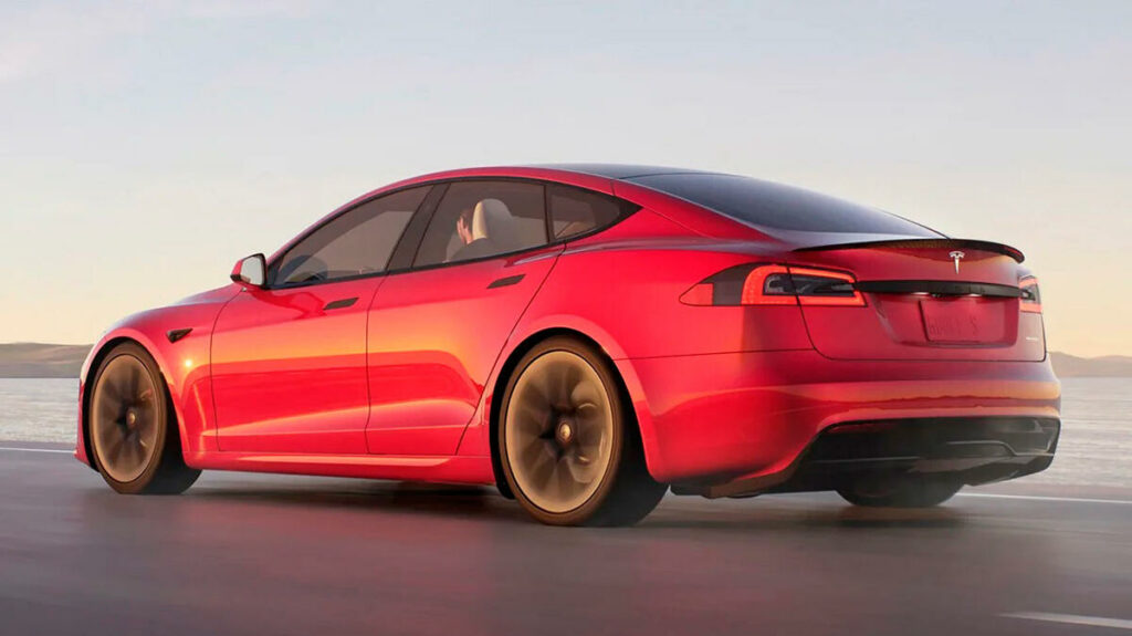 Tesla Model S Plaid är för snabb för att tävla i gatbilsklassen i amerikansk dragracing.