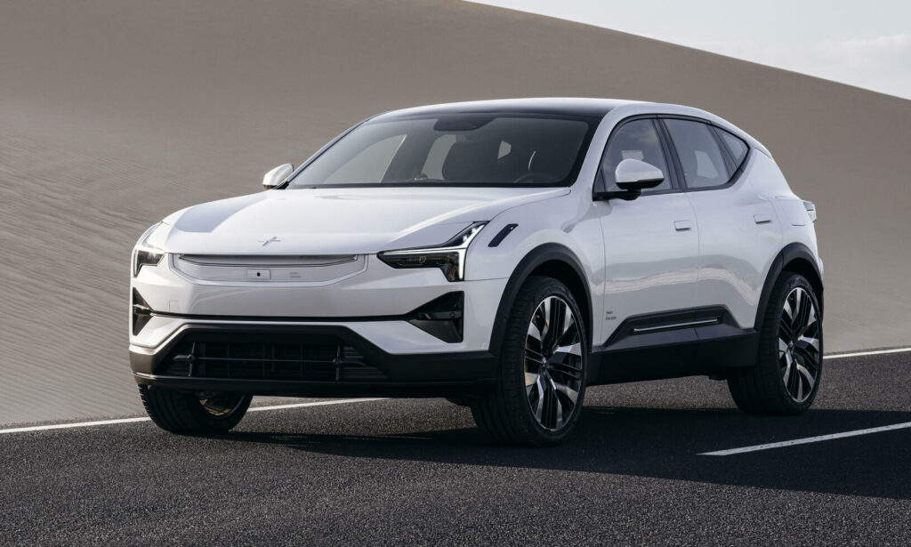 En liten vinge i fronten ger karaktär och lägre luftmotstånd. I mitten sitter kommunikationscentralen, med uppvärmd yta och även fysisk rengöring av kameror om man köper Lidar Pack. Är designen för plottrig?