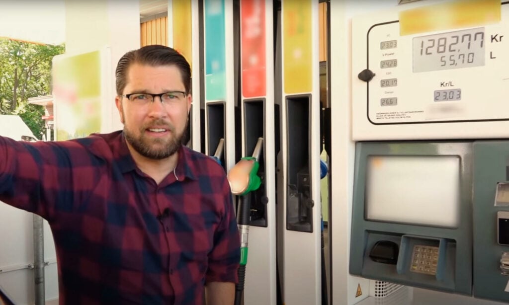 Jimmie Åkesson lovade 10 kronors sänkt bränslepris inför valet – det ser bara ut att bli 1,30 kr lägre det kommande året.