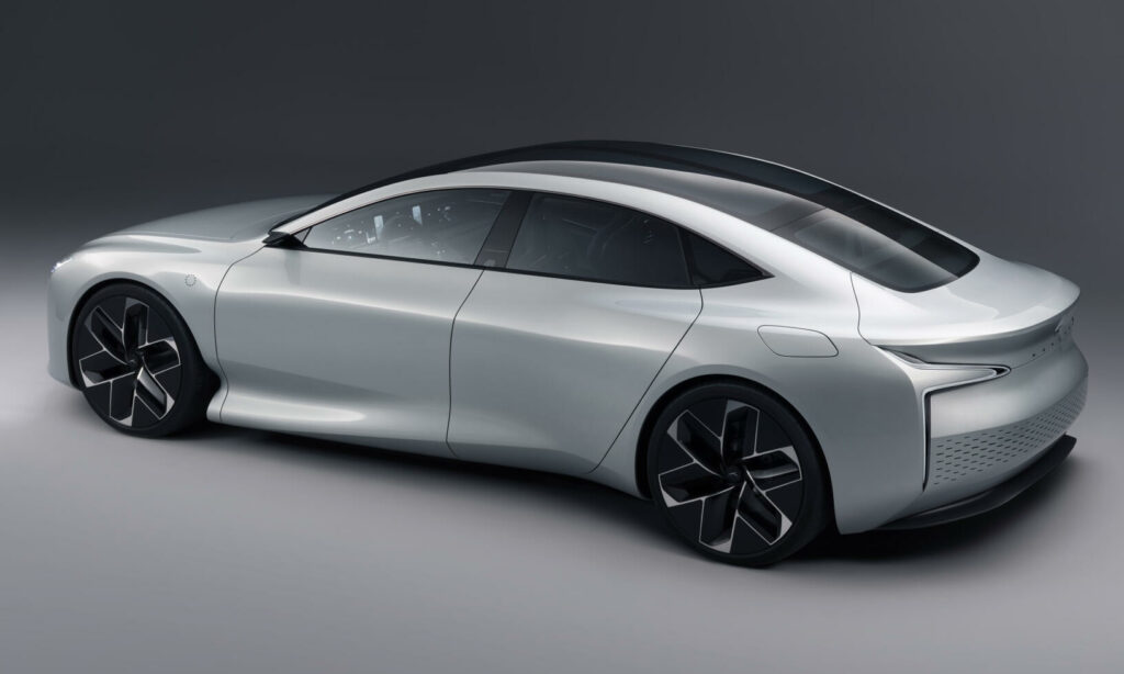 Franska Hopiums bränslecellsbil kan tankas full med vätgas på tre minuter.