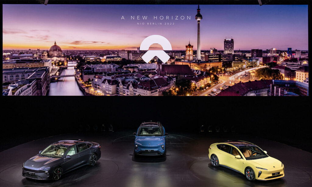 När kinesiska Nio lanserade sina elbilar i Sverige erbjöd man först bara leasing och månadshyra. Det blir det ändring på senare denna månad.