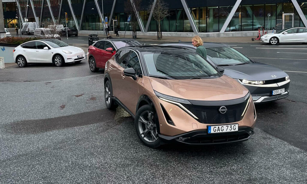 Elbilarna Nissan Ariya, Hyundai Ioniq 5, Volkswagen ID.5 och Tesla Model Y gör upp i ett riktigt långkörningstest. Resultatet läser du snart här på sajten eller i tidningen auto motor & sport!