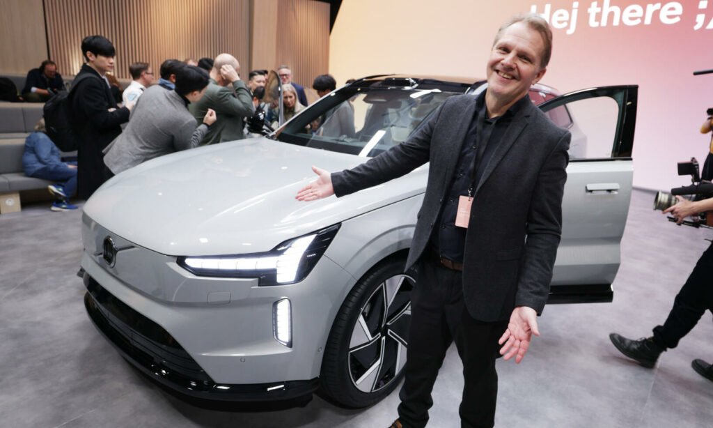 Alrik deltog vid Volvos världspremiär i Kungsträdgården i Stockholm. Han har både ris och ros att ge.