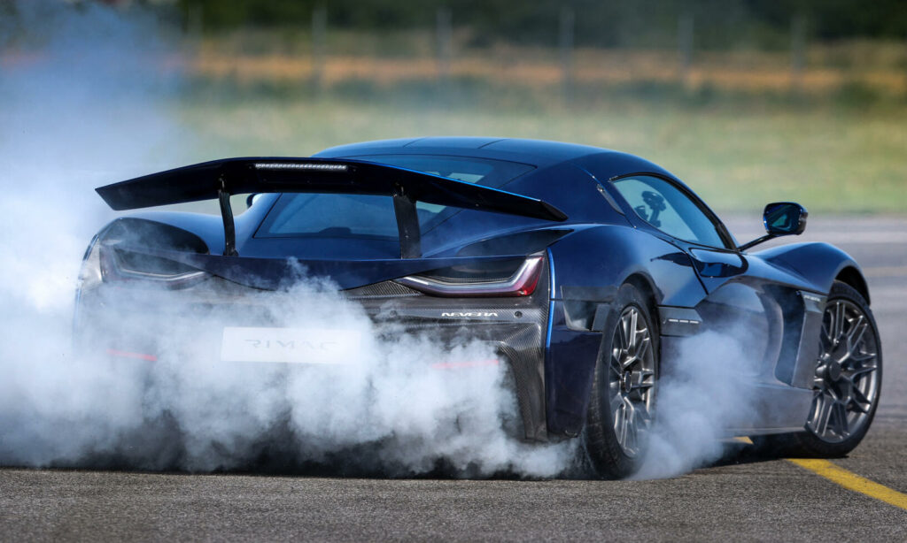 Den 1 427 kW (1 940 hk) starka Rimac Nevera har nu hastighetsrekordet för elbilar.