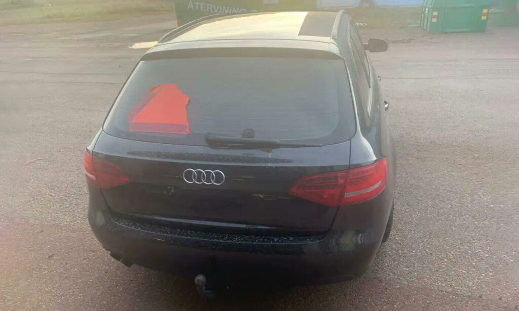 Polisens foto visar 15-åringens A-traktorkonverterade Audi A4, med en toppfart på en bra bit över 200 km/h.