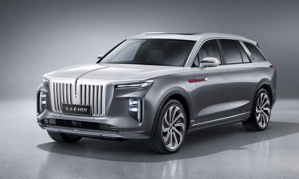 Hongqi E-HS9 är inte så lite lik en Rolls-Royce, men så jobbar numera den tidigare RR-designchefen Giles Taylor för märket.