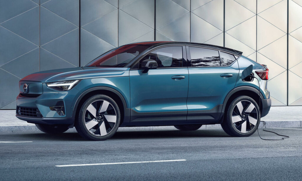 Volvos elbilssyskon XC40/C40 har stått som "slutsålda" på den svenska sajten under november. Men i bland annat Nederländerna finns ansiktslyfta versioner redan att beställa.
