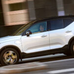 Volvo leder fortsatt modelltoppen i år med XC40, men bland de laddbara bilarna är ett annat märke i topp.