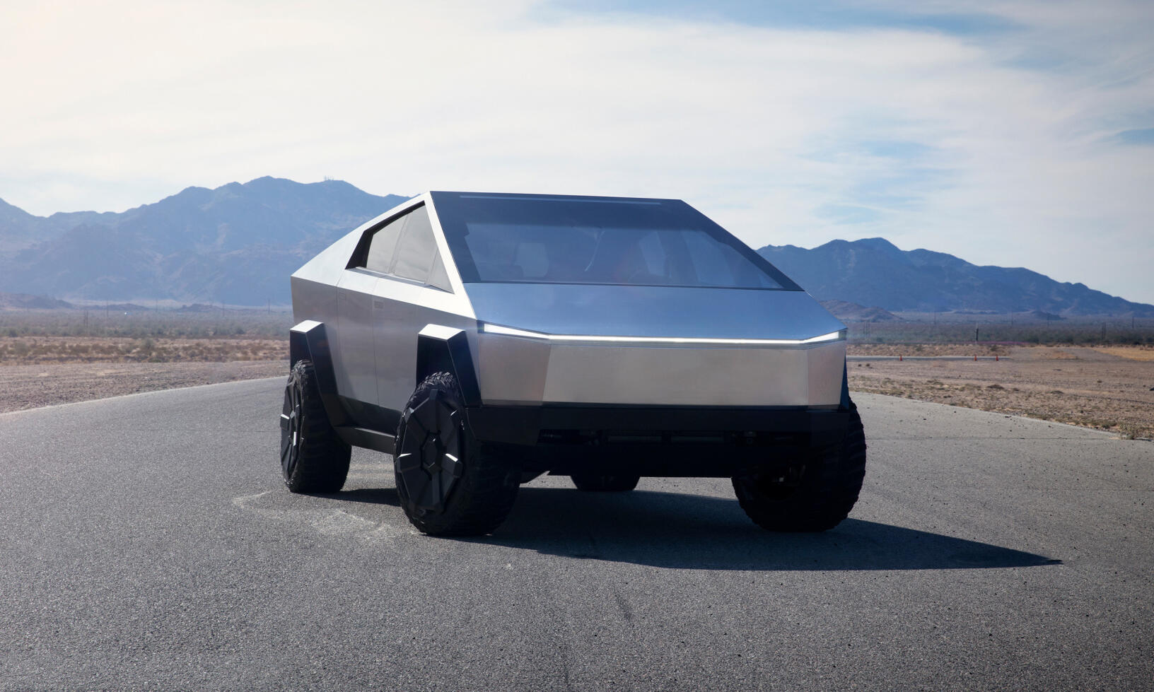 Teslas ”pickis” Cybertruck får samma teknik som ellastbilen Semi, något som ska låta den ta emot upp till 1 mW DC från en laddstolpe.