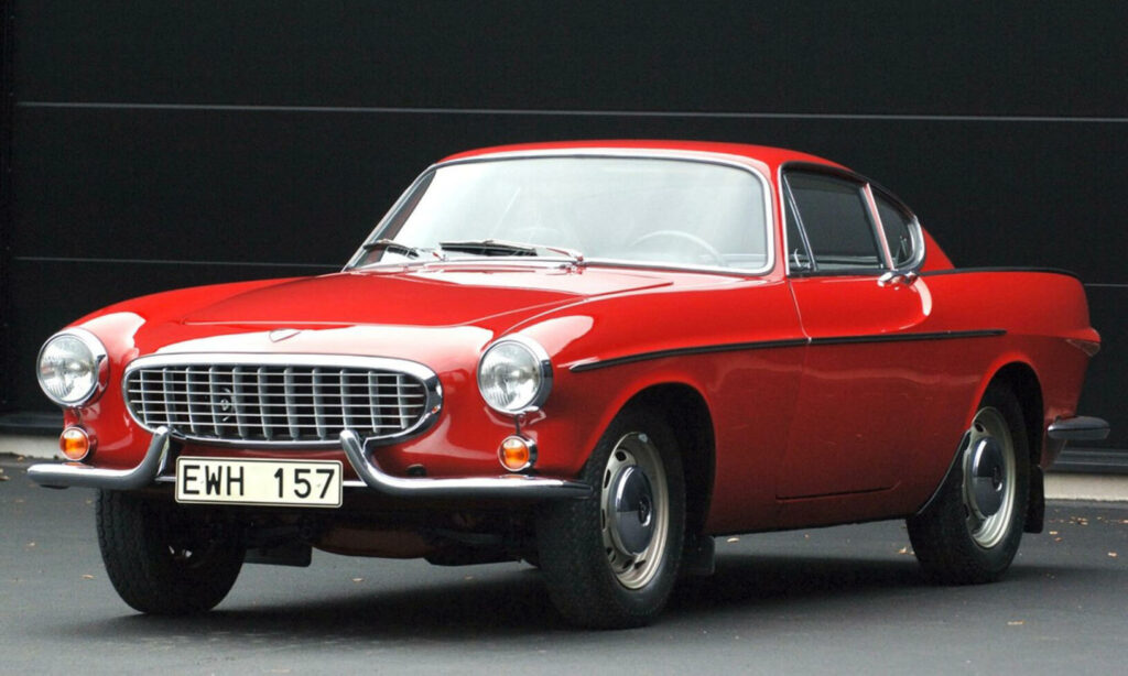 Med bara 5 000 mil på mätaren är denna Volvo P1800 S auktionens höjdpunkt.