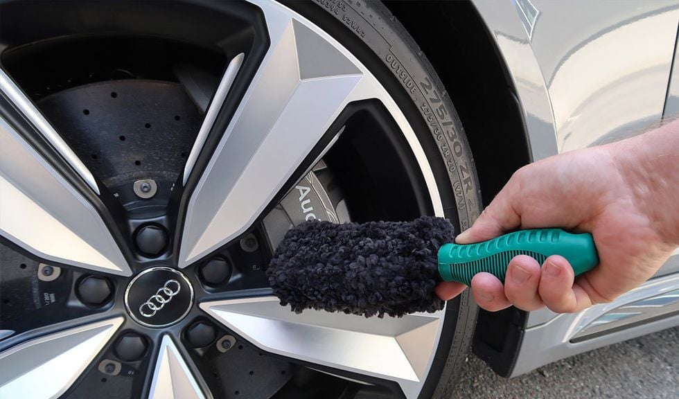 Turtle Wax Redline är en supereffektiv fälgrengöring utan risker – som ”pratar” med färgindikator