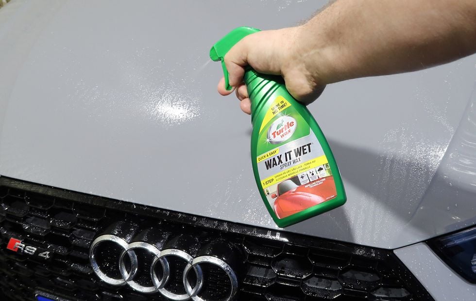 Turtle Wax Wax it Wet snabbvaxar din bil till perfekt glans på några minuter – fort och lätt