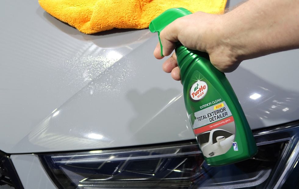 Turtle Wax Wax it Wet snabbvaxar din bil till perfekt glans på några minuter – fort och lätt